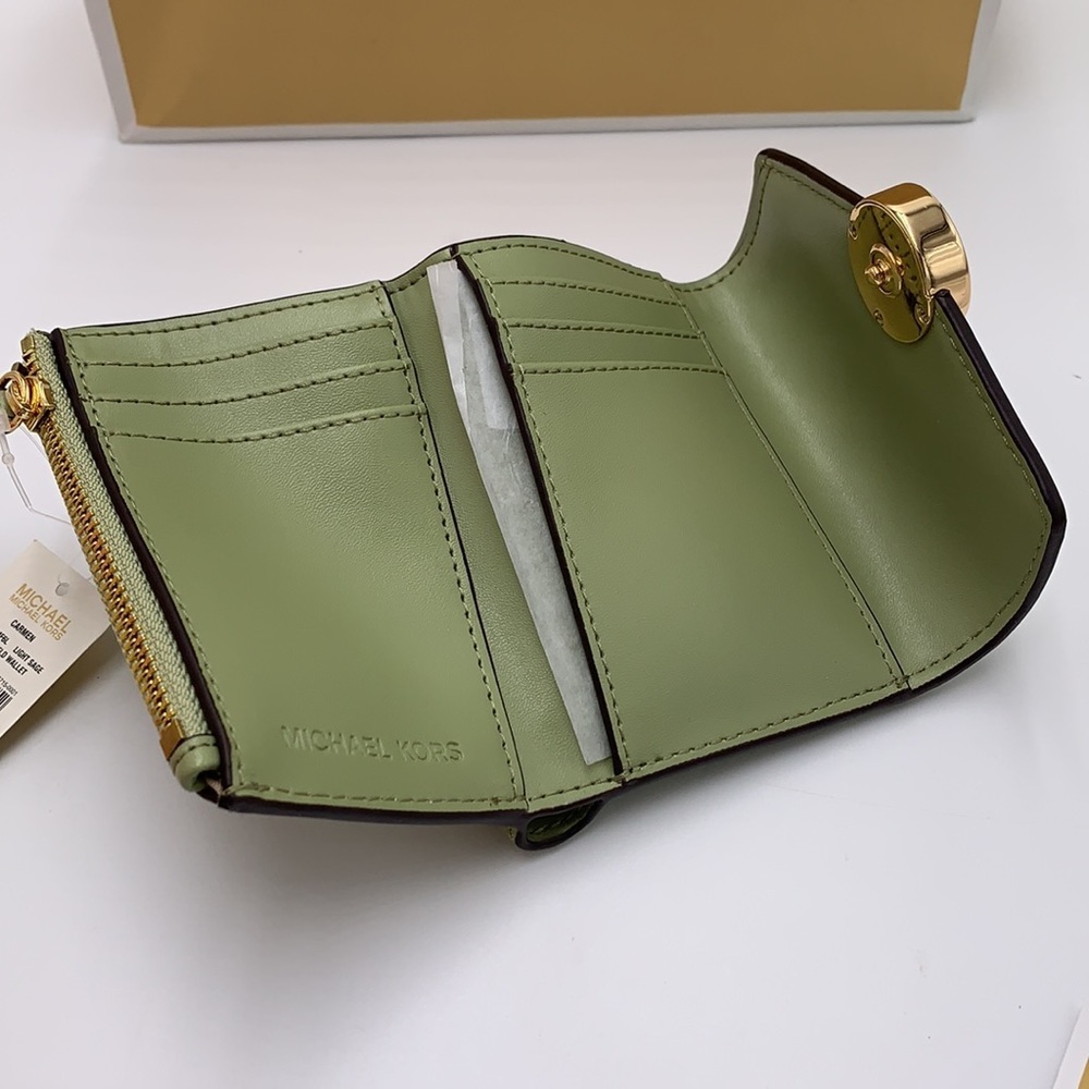MICHAEL KORS Carmen Medium
Tri-Fold Envelope Wallet LIGHT SAGE COLOR - Picture 14 of 14